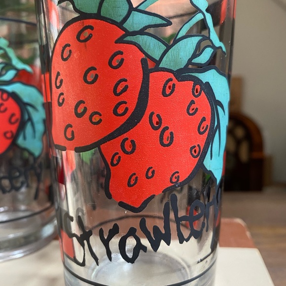 Retro Vintage Strawberry Red/Black Checkered Drink Tumblers Set of 2 - Picture 5 of 6